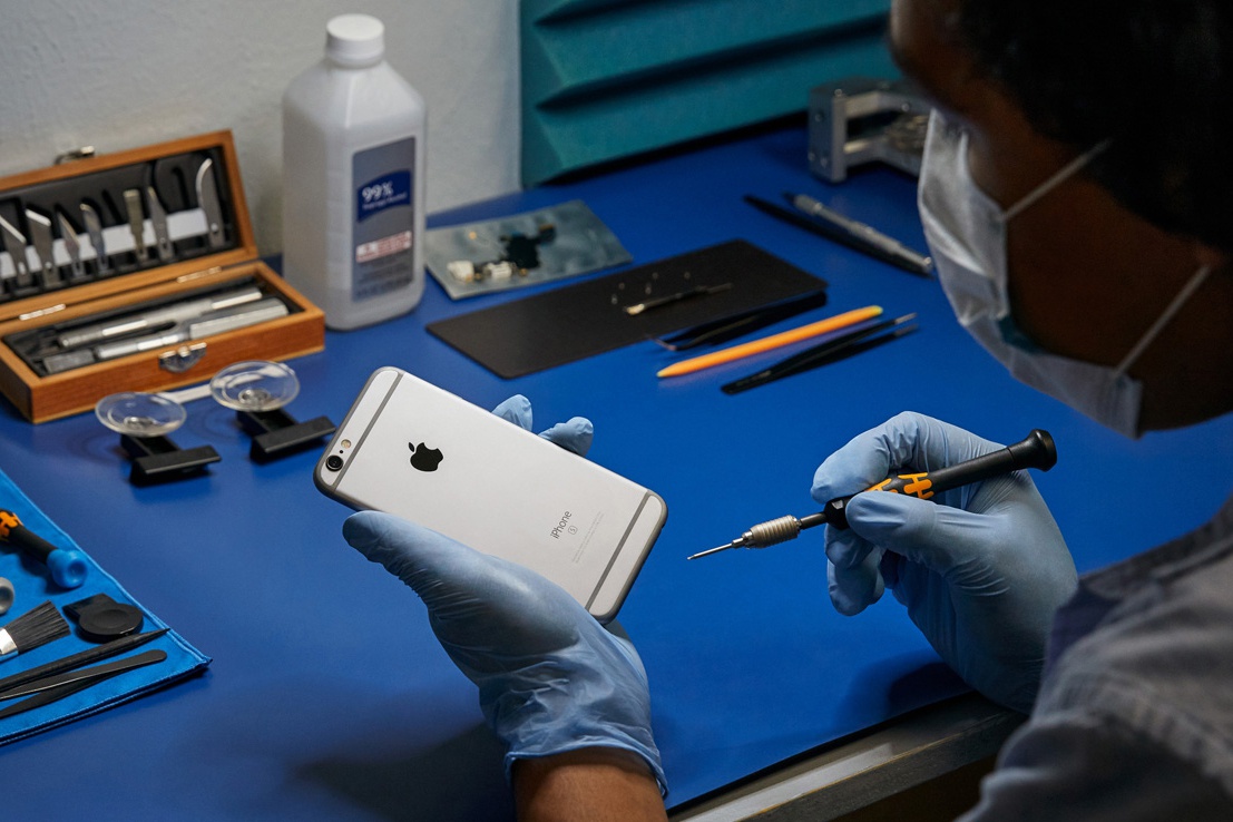 Thợ sửa chữa iPhone uy tín chuyên nghiêp