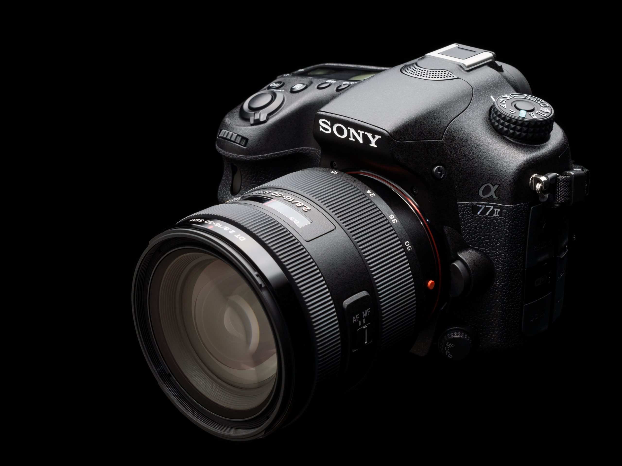 Sony α77 II chuyên chụp hình thể thao
